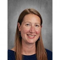 Lisa Gundlach headshot