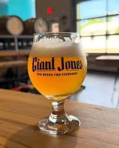 Beer glass that reads "Giant Jones Brewery"
