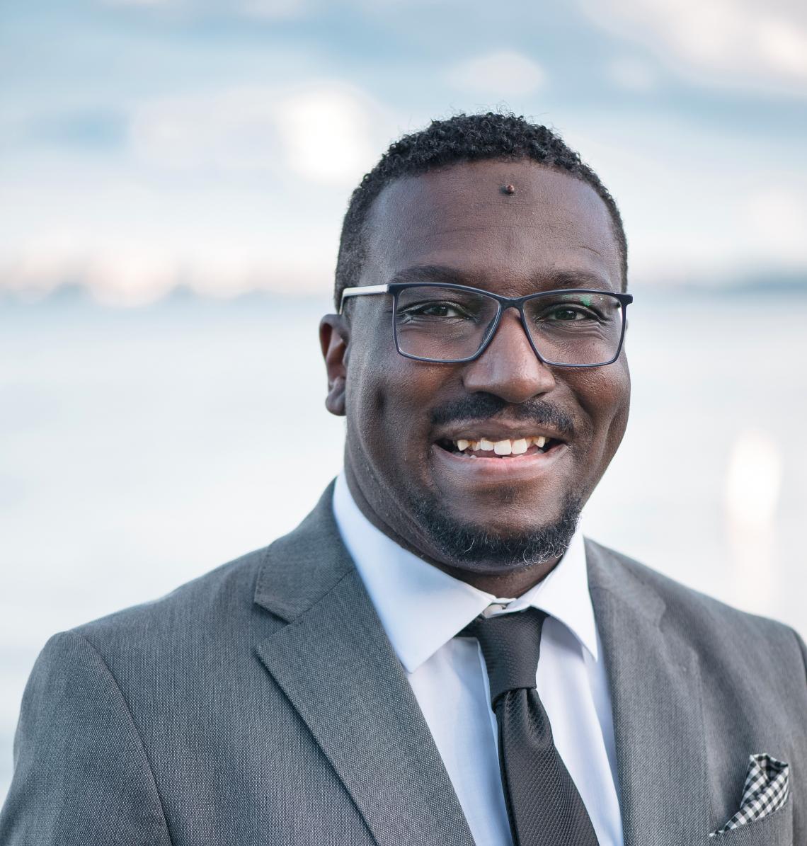 Daniel Sims headshot